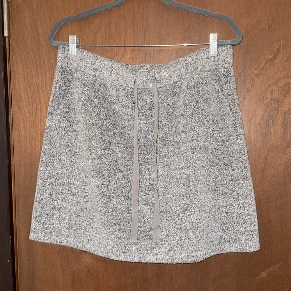 Loft Grey tweed tie skirt with pockets sz L